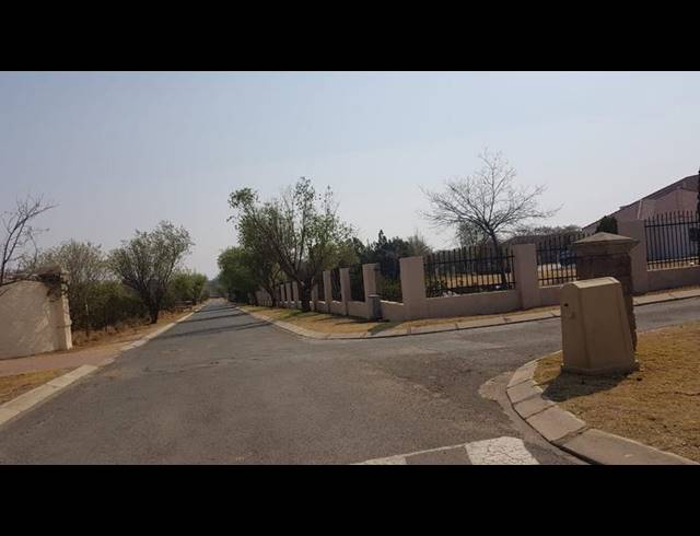 LAND FOR SALE IN BEAULIEU